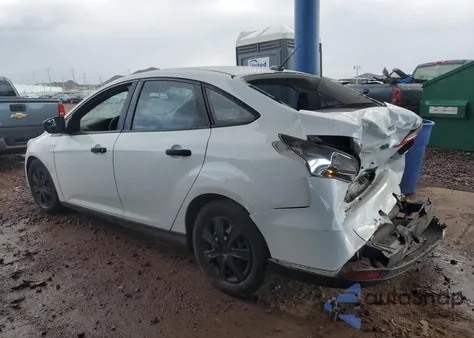 2018 Ford Focus S z USA, uszkodzony, nr VIN 1FADP3E26JL293353